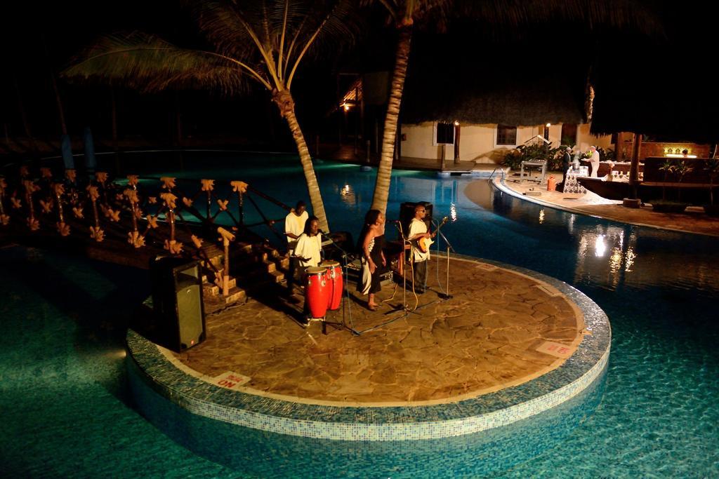 โอเชี่ยน พาราไดซ์ รีสอร์ต แอนด์ สปา Hotel ปวานี มาชังกานี ภายนอก รูปภาพ
