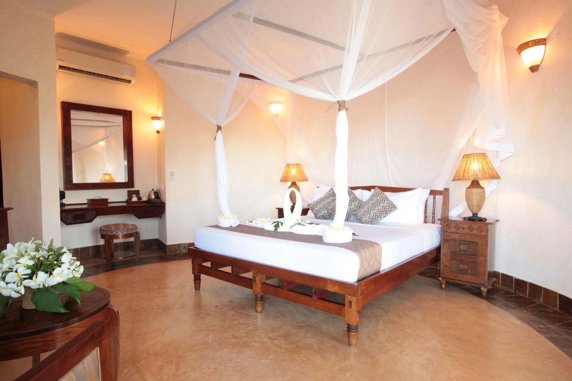 โอเชี่ยน พาราไดซ์ รีสอร์ต แอนด์ สปา Hotel ปวานี มาชังกานี ภายนอก รูปภาพ