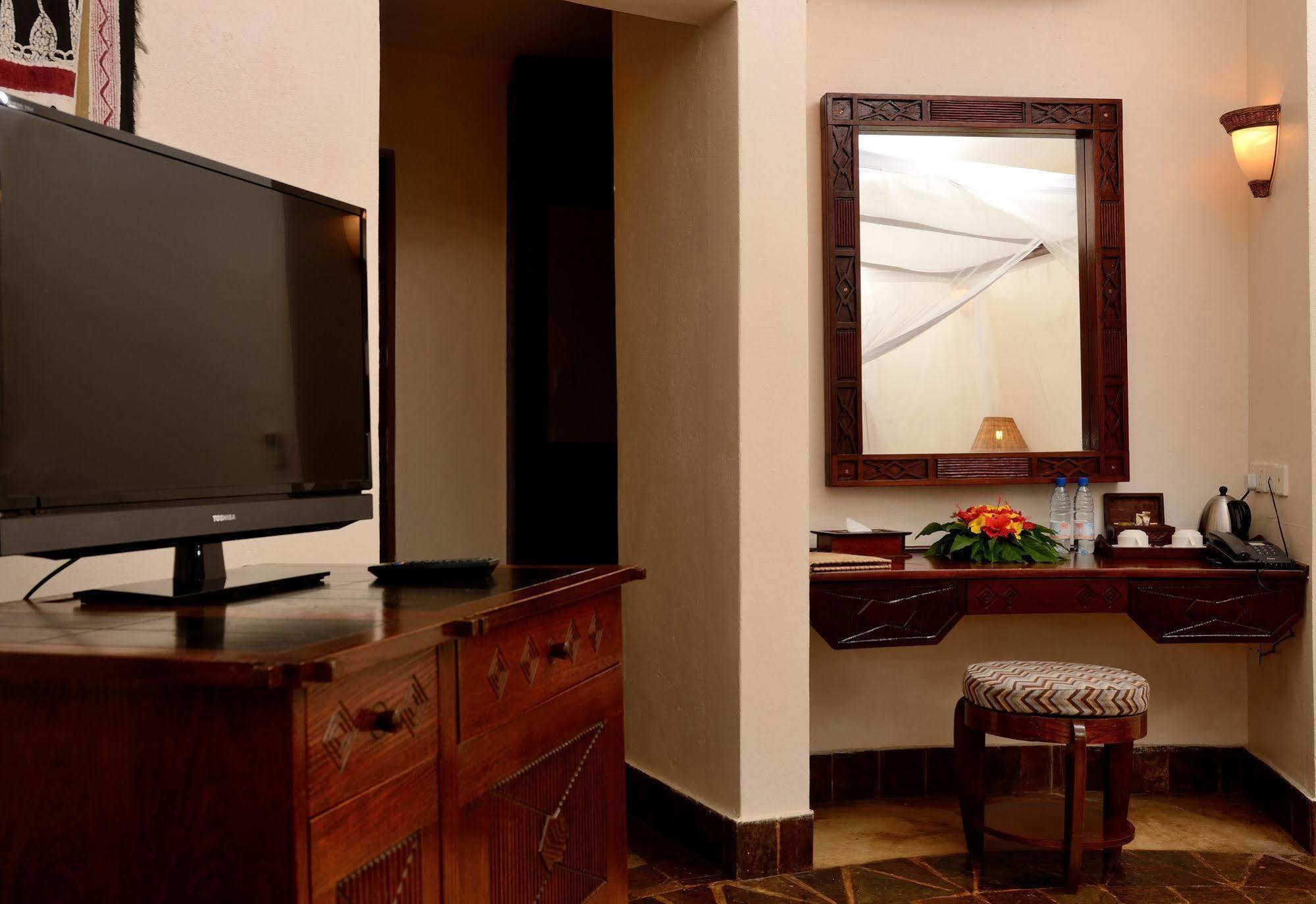 โอเชี่ยน พาราไดซ์ รีสอร์ต แอนด์ สปา Hotel ปวานี มาชังกานี ภายนอก รูปภาพ