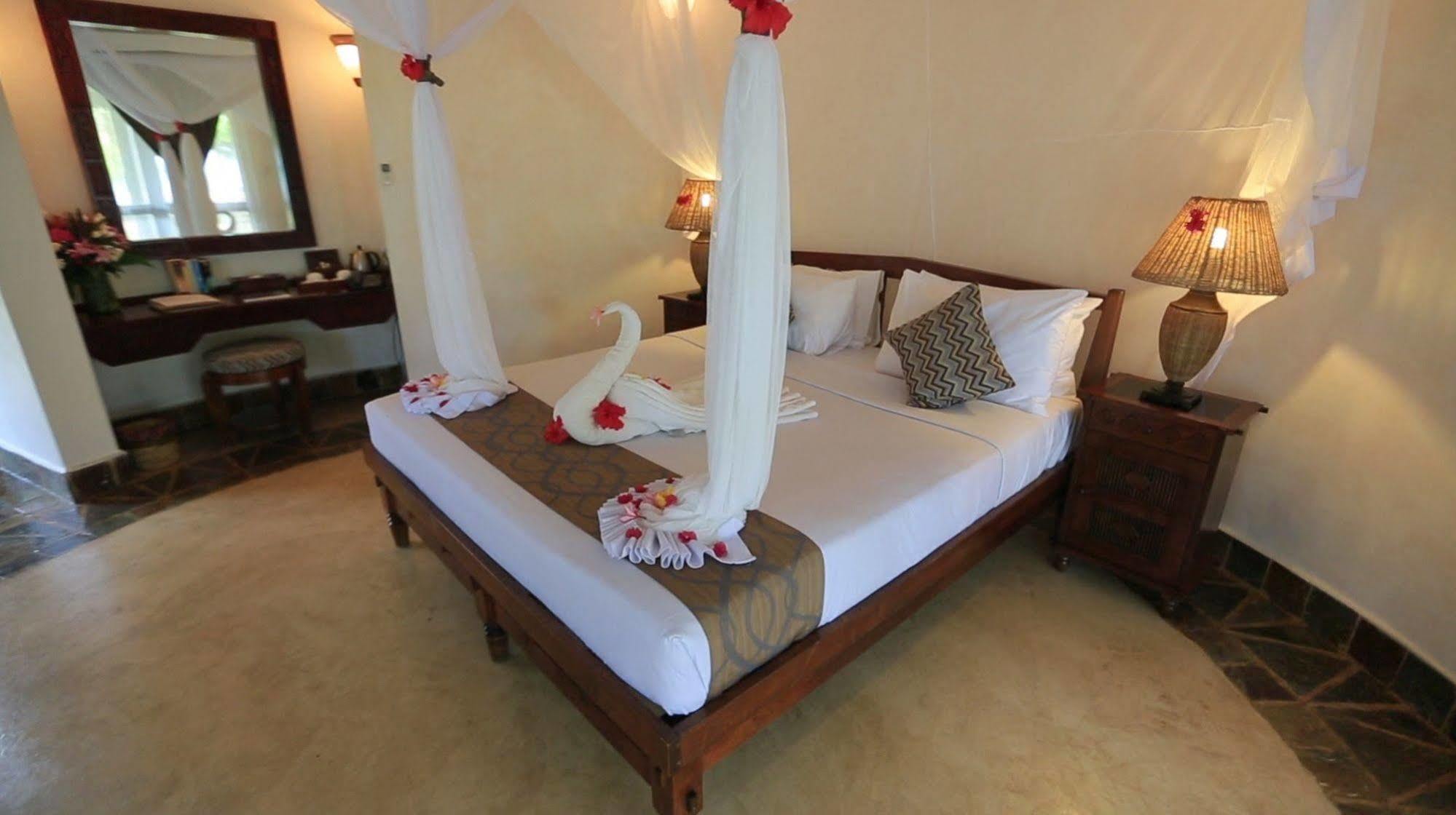 โอเชี่ยน พาราไดซ์ รีสอร์ต แอนด์ สปา Hotel ปวานี มาชังกานี ภายนอก รูปภาพ